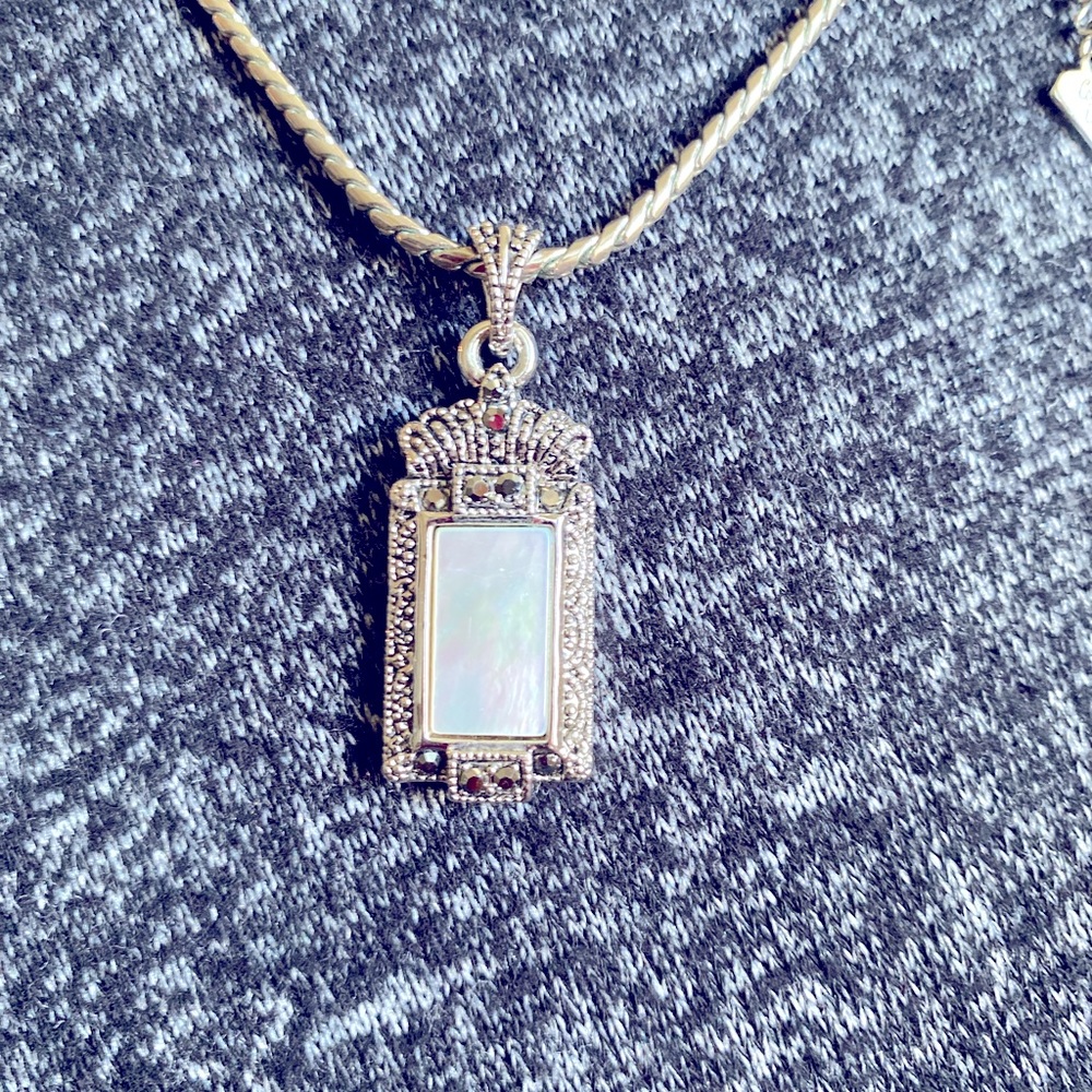 COOKIE LEE abalone/rhinestone necklace